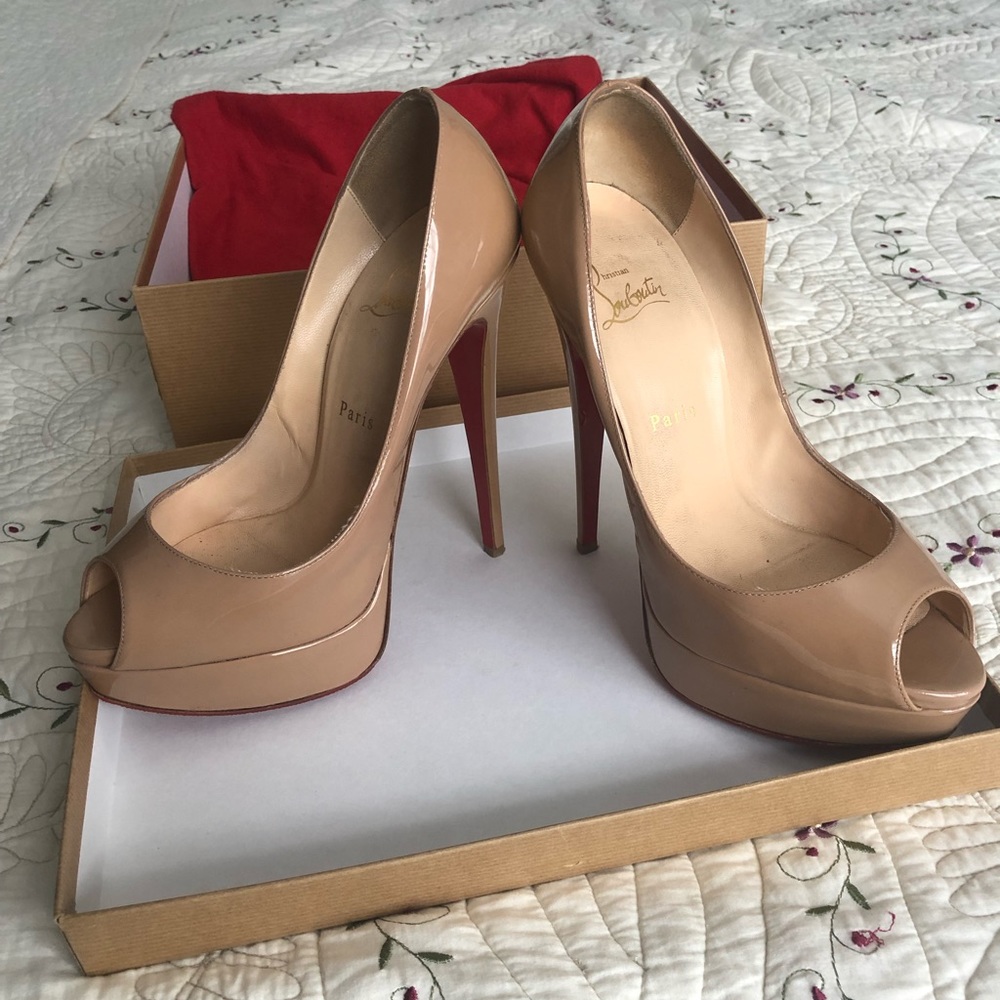 Shoes - Picture 4 of 8